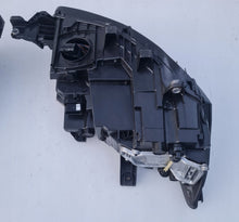 Load image into Gallery viewer, Frontscheinwerfer VW Multivan T7 7T1941082C 7T1941081C Ein Satz Headlight SCH2176025322kn