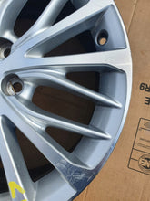 Laden Sie das Bild in den Galerie-Viewer, 1x Alufelge 18 Zoll 7.5" 5x114.3 45ET Glanz Silber 19042407132 Toyota Avensis FEL2078502966ay