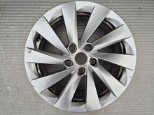 Laden Sie das Bild in den Galerie-Viewer, 1x Alufelge 17 Zoll 7.0" 5x112 46ET Silber 5E3601025 Skoda Octavia Iii Rim Wheel FEL8296319979hl