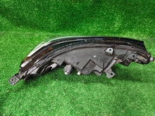 Laden Sie das Bild in den Galerie-Viewer, Frontscheinwerfer Honda Hrv Hr-V Links Scheinwerfer Headlight SCH7063808259yh