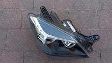 Laden Sie das Bild in den Galerie-Viewer, Frontscheinwerfer Mercedes-Benz Slk Amg A1728203261 Xenon Rechts Headlight SCH2479892948zg