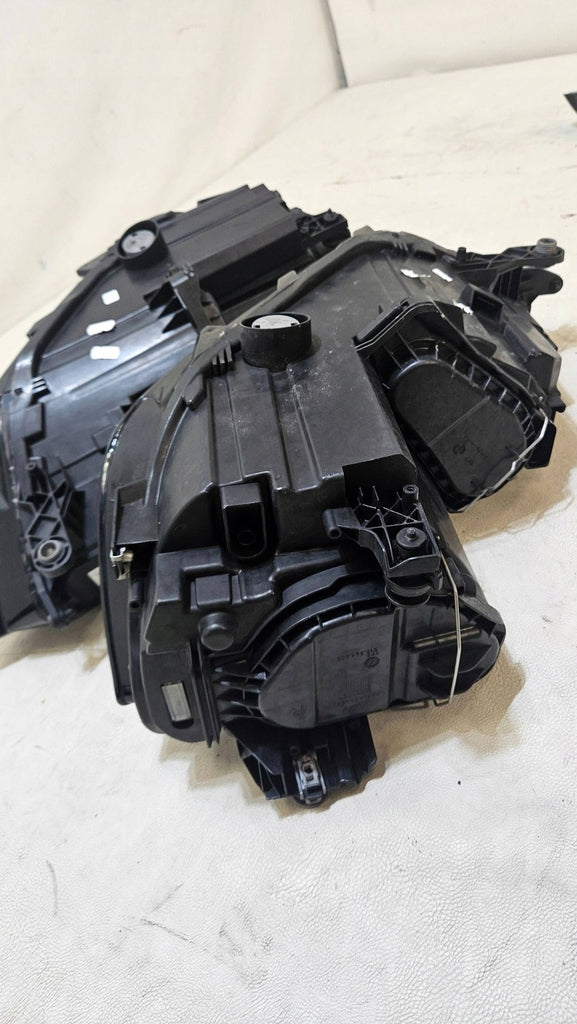 Frontscheinwerfer VW Golf VII Sportsvan 517941006B 517941005B Rechts oder Links SCH7977858207mg