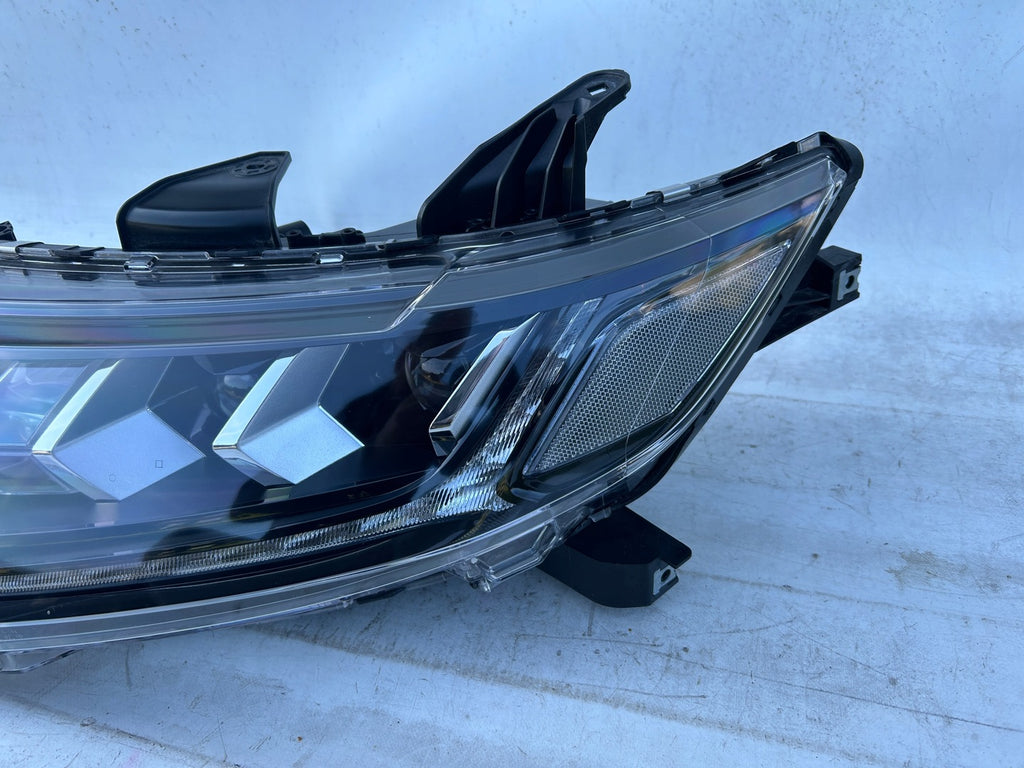 Frontscheinwerfer Mitsubishi Outlander III 8301D3-31 LED Links Headlight