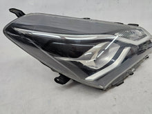 Load image into Gallery viewer, Frontscheinwerfer Toyota Yaris SPP9058 Rechts Scheinwerfer Headlight