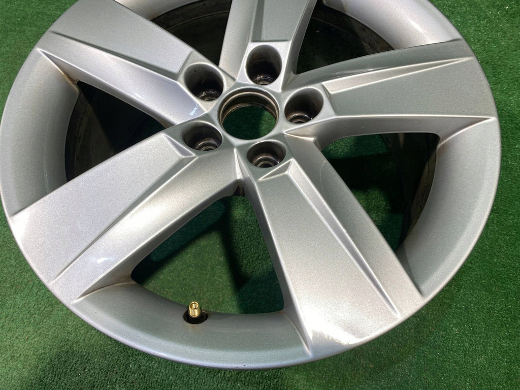 1x Alufelge 16 Zoll 7.0" 5x100 46ET 6V0601025B Skoda Fabia Iii Rim Wheel FEL3523021890wd