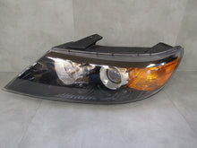 Load image into Gallery viewer, Frontscheinwerfer Kia Sorento II Links Scheinwerfer Headlight SCH6040589151ty