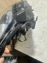 Laden Sie das Bild in den Galerie-Viewer, Frontscheinwerfer Renault Laguna III 260107534R Rechts Scheinwerfer Headlight SCH1912679802zr