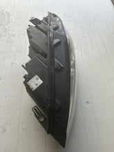Laden Sie das Bild in den Galerie-Viewer, Frontscheinwerfer VW Touran 5TB941035B LED Links Scheinwerfer Headlight