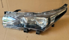 Laden Sie das Bild in den Galerie-Viewer, Frontscheinwerfer Toyota Corolla 81150-02E71 Ein Stück (Rechts oder Links)