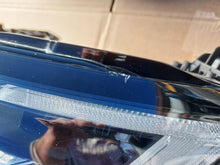 Laden Sie das Bild in den Galerie-Viewer, Frontscheinwerfer Renault 260609504R Links Scheinwerfer Headlight SCH9836311482wk