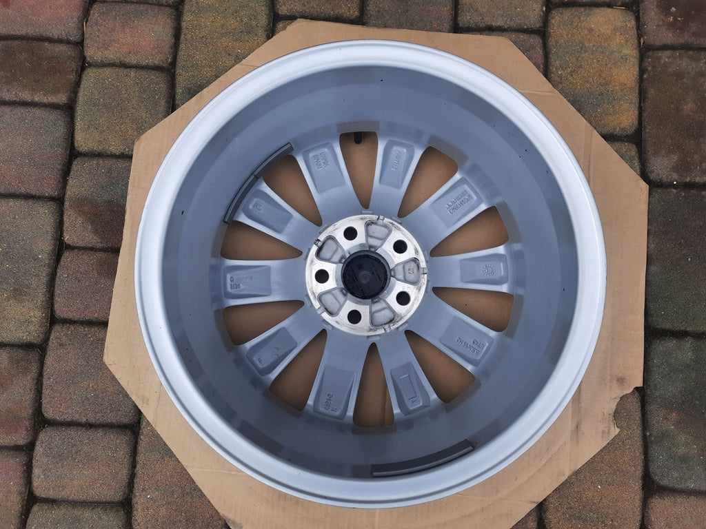 1x Alufelge 15 Zoll 5.5" 5x100 40ET Glanz Silber 6F0601025G Seat Ibiza Rim Wheel