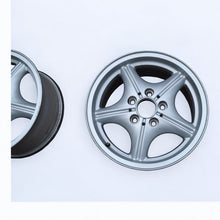 Load image into Gallery viewer, 1x Alufelge 16 Zoll 7.0&quot; 5x120 46ET 1092260 BMW Z3 E36 Rim Wheel