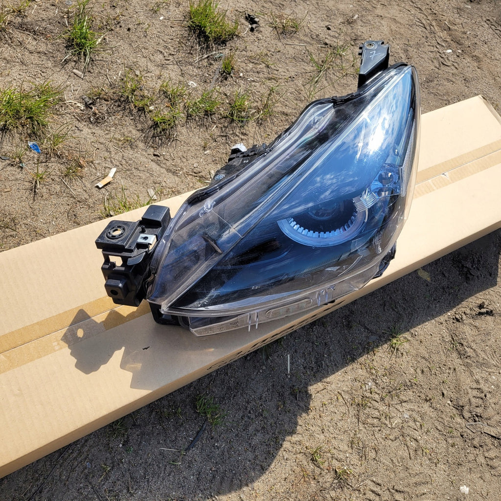 Frontscheinwerfer Mazda D43N-51030 D43N-51040 LED Ein Stück (Rechts oder Links)