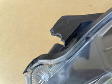 Load image into Gallery viewer, Frontscheinwerfer Toyota Yaris Links Scheinwerfer Headlight