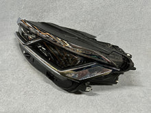Laden Sie das Bild in den Galerie-Viewer, Frontscheinwerfer VW Touareg 761941081 LED Links Scheinwerfer Headlight