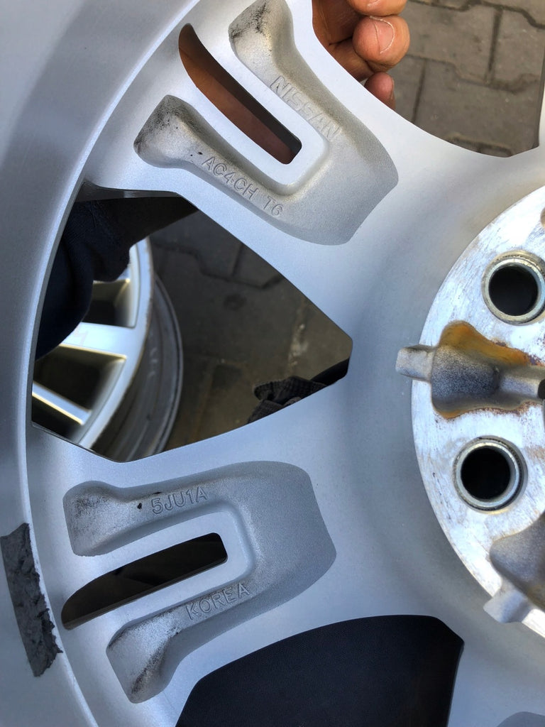 1x Alufelge 17 Zoll 7.0" 6x114.3 45ET Glanz Silber AC4CHT6 Nissan Navara D23 FEL7040021741wc