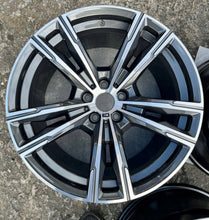 Load image into Gallery viewer, 1x Alufelge 19 Zoll 10.5" 5x112 28ET 8089561 BMW G05 Rim Wheel FEL2072033975aa