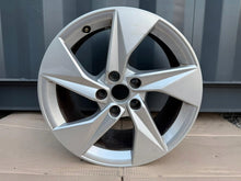 Laden Sie das Bild in den Galerie-Viewer, 1x Alufelge 17 Zoll 8.0" 5x112 46ET Glanz Silber 8Y0601025A Audi Rim Wheel FEL4292725189sl