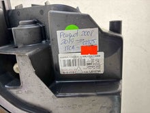 Laden Sie das Bild in den Galerie-Viewer, Frontscheinwerfer Peugeot 2008 II 9841641980 Full LED Rechts Headlight