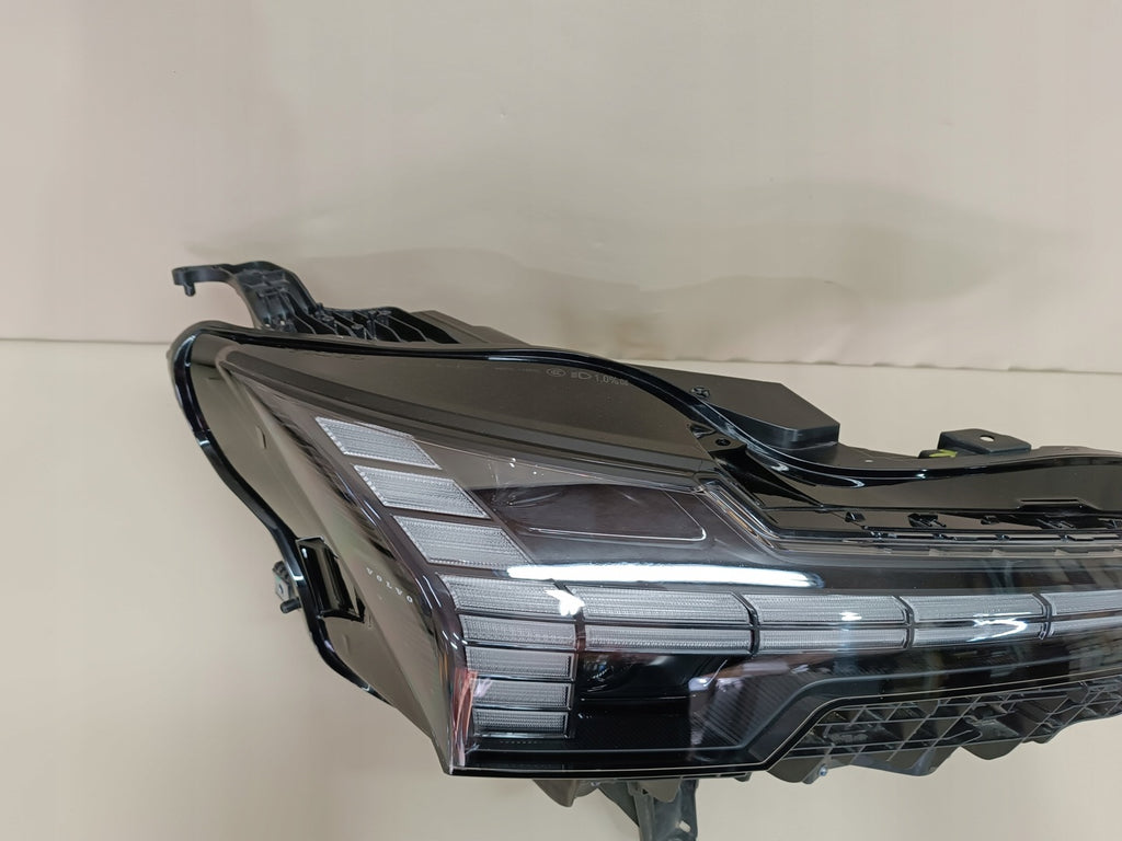 Frontscheinwerfer Volvo 80000628 Rechts Scheinwerfer Headlight SCH6598144773zn