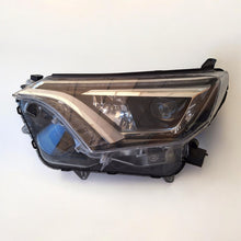 Laden Sie das Bild in den Galerie-Viewer, Frontscheinwerfer Toyota W3049 Links Scheinwerfer Headlight