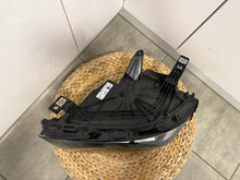 Laden Sie das Bild in den Galerie-Viewer, Frontscheinwerfer Opel Astra L LED Links Scheinwerfer Headlight SCH5491031963fi