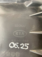 Laden Sie das Bild in den Galerie-Viewer, Frontscheinwerfer Kia Picanto 92101-G60 FALSE Scheinwerfer Headlight SCH8557043593dt