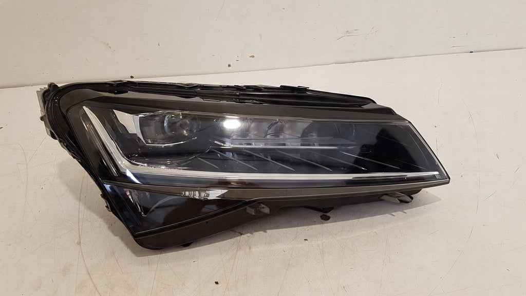 Frontscheinwerfer Skoda Superb III 3V1941016D LED Rechts Scheinwerfer Headlight