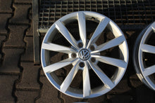 Laden Sie das Bild in den Galerie-Viewer, 4x Alufelge 17 Zoll 6.0" 5x112 48ET Glanz Silber 5G0601025K VW T-Roc Rim Wheel FEL8036820488ka