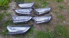 Laden Sie das Bild in den Galerie-Viewer, Frontscheinwerfer Honda Cr-V V Rechts Scheinwerfer Headlight SCH8864683741mt