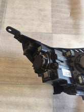Laden Sie das Bild in den Galerie-Viewer, Frontscheinwerfer Hyundai I30 92101G4510 Links Scheinwerfer Headlight SCH7286756982hi