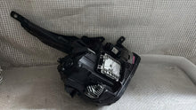 Load image into Gallery viewer, Frontscheinwerfer Kia Sportage R292112010 Links Scheinwerfer Headlight SCH8890065097ub