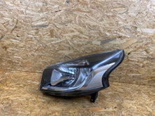 Laden Sie das Bild in den Galerie-Viewer, Frontscheinwerfer Renault Trafic III 260605173R Links Scheinwerfer Headlight SCH3607629339lg