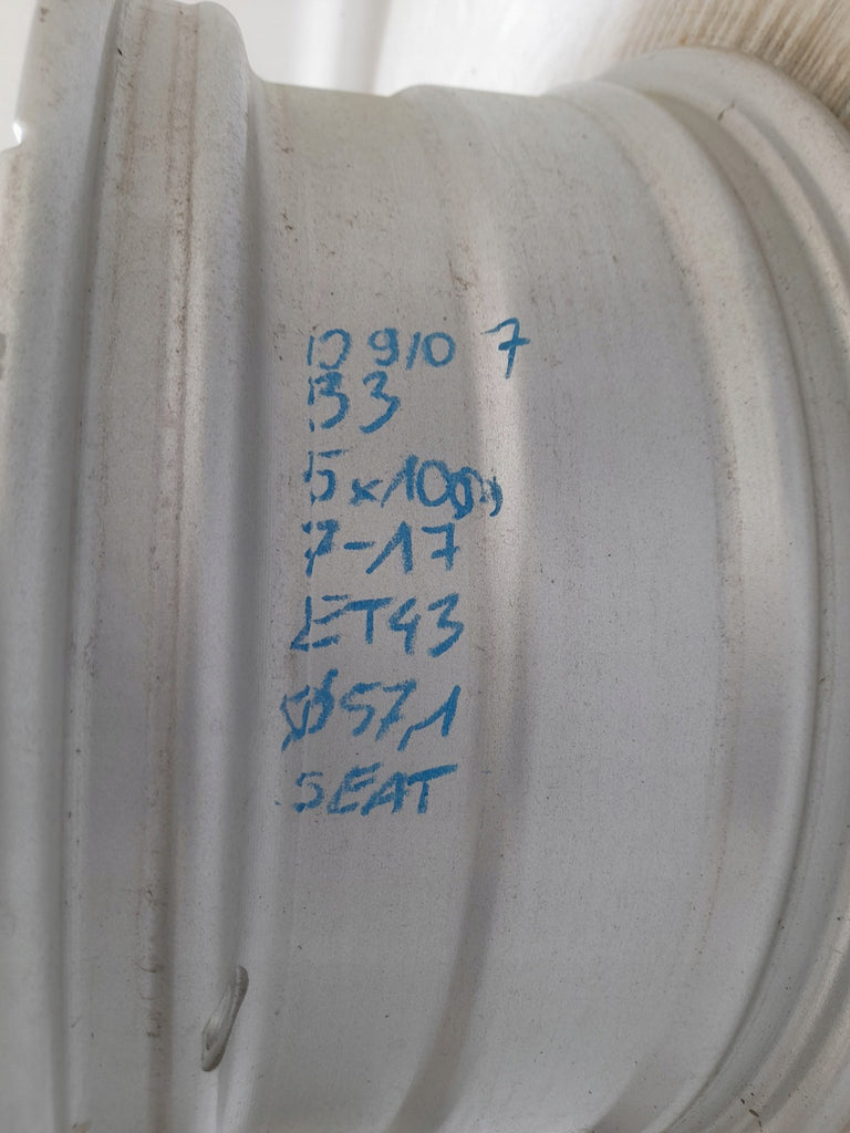 1x Alufelge 17 Zoll 7.0" 5x100 43ET Glanz Silber 6J0071493 Seat Rim Wheel