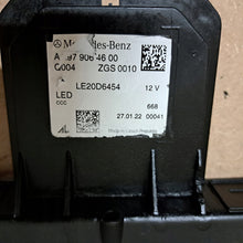 Laden Sie das Bild in den Galerie-Viewer, Frontscheinwerfer Mercedes-Benz Eqs A2979064600 LED Vorderseite Headlight SCH5663332287ed