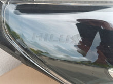 Laden Sie das Bild in den Galerie-Viewer, Frontscheinwerfer Toyota Hilux VIII 81110-0KK60 Rechts Scheinwerfer Headlight SCH1005531594es