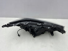 Load image into Gallery viewer, Frontscheinwerfer Toyota V 42-143 Full LED Ein Stück (Rechts oder Links)