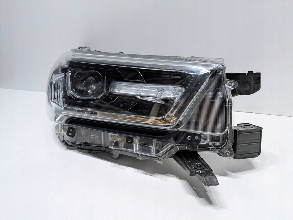 Frontscheinwerfer Toyota Hilux VIII Rechts Scheinwerfer Headlight SCH2296730960hm