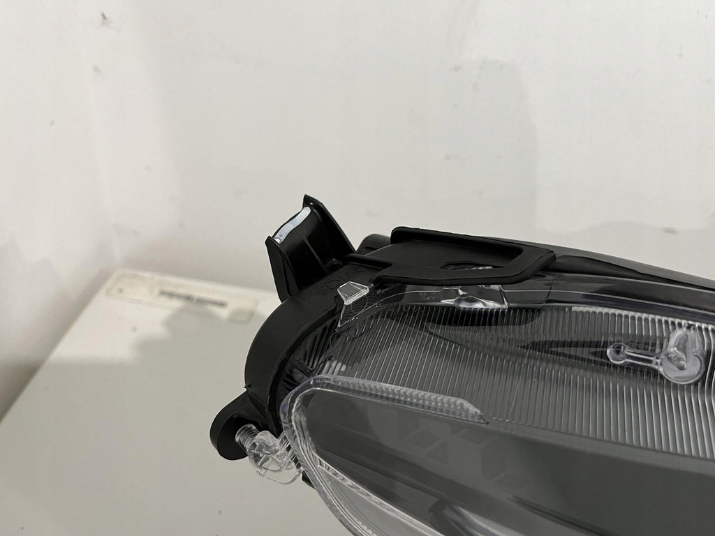 Frontscheinwerfer Toyota Yaris LED Rechts Scheinwerfer Headlight SCH2626198417rw