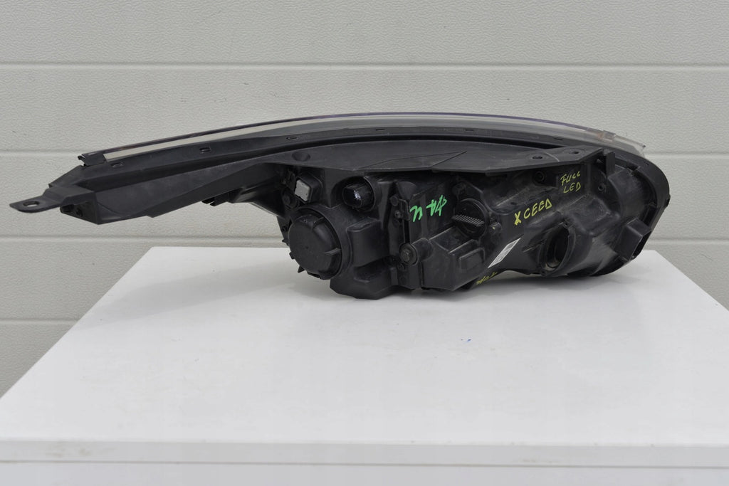 Frontscheinwerfer Kia Xceed 92101-J7300 LED Ein Stück (Rechts oder Links)