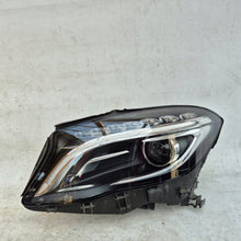 Laden Sie das Bild in den Galerie-Viewer, Frontscheinwerfer Mercedes-Benz Gla A1569061700 Bi-Xenon Rechts oder Links SCH9825214061xy
