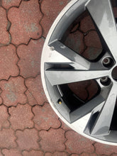 Laden Sie das Bild in den Galerie-Viewer, 1x Alufelge 20 Zoll 9.0" 5x112 42ET Glanz Silber 89A601025L Audi Rim Wheel FEL6076844644dl