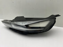 Laden Sie das Bild in den Galerie-Viewer, Frontscheinwerfer Hyundai Santa IV Fe Links Scheinwerfer Headlight SCH1878212635lo