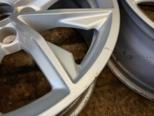 Laden Sie das Bild in den Galerie-Viewer, 1x Alufelge 17 Zoll 8.0" 5x112 39ET Glanz Silber 80A601025 Audi Q5 1 Rim Wheel FEL7333880707xn