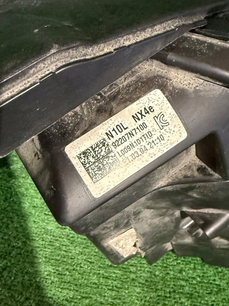 Frontscheinwerfer Hyundai Tucson 92207N7100 Ein Stück (Rechts oder Links)