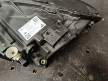Laden Sie das Bild in den Galerie-Viewer, Frontscheinwerfer Mercedes-Benz Cla A1189068400 LED Rechts Headlight SCH1904628895lm