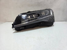 Laden Sie das Bild in den Galerie-Viewer, Frontscheinwerfer Skoda Superb III 3V1941015D LED Ein Stück (Rechts oder Links)