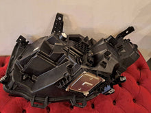 Laden Sie das Bild in den Galerie-Viewer, Frontscheinwerfer Renault 260100650 Rechts Scheinwerfer Headlight SCH3434131748vw