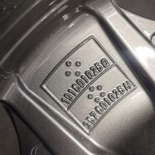 Load image into Gallery viewer, 1x Alufelge 15 Zoll 6.0" 4x100 35ET Glanz Silber 191601025 VW Golf Ii Rim Wheel FEL7469122438rz