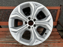 Laden Sie das Bild in den Galerie-Viewer, 1x Alufelge 19 Zoll 10.0" 5x120 53ET 6788009 BMW X5 E70 X6 E71 Rim Wheel FEL2197793106gl